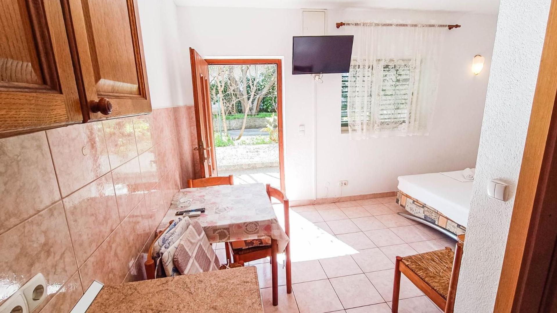 Apartment Ines - 15 Meters From The Promajna