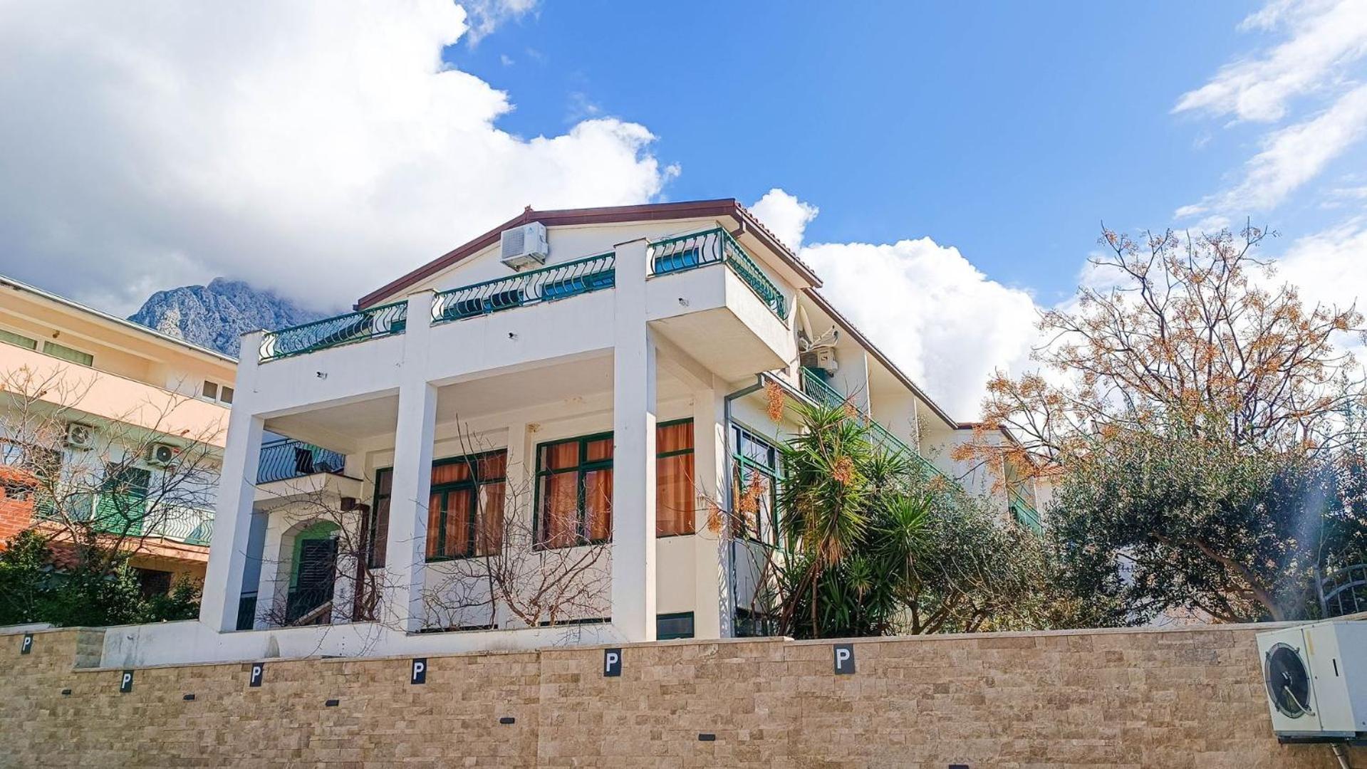 Apartment Ines - 15 Meters From The